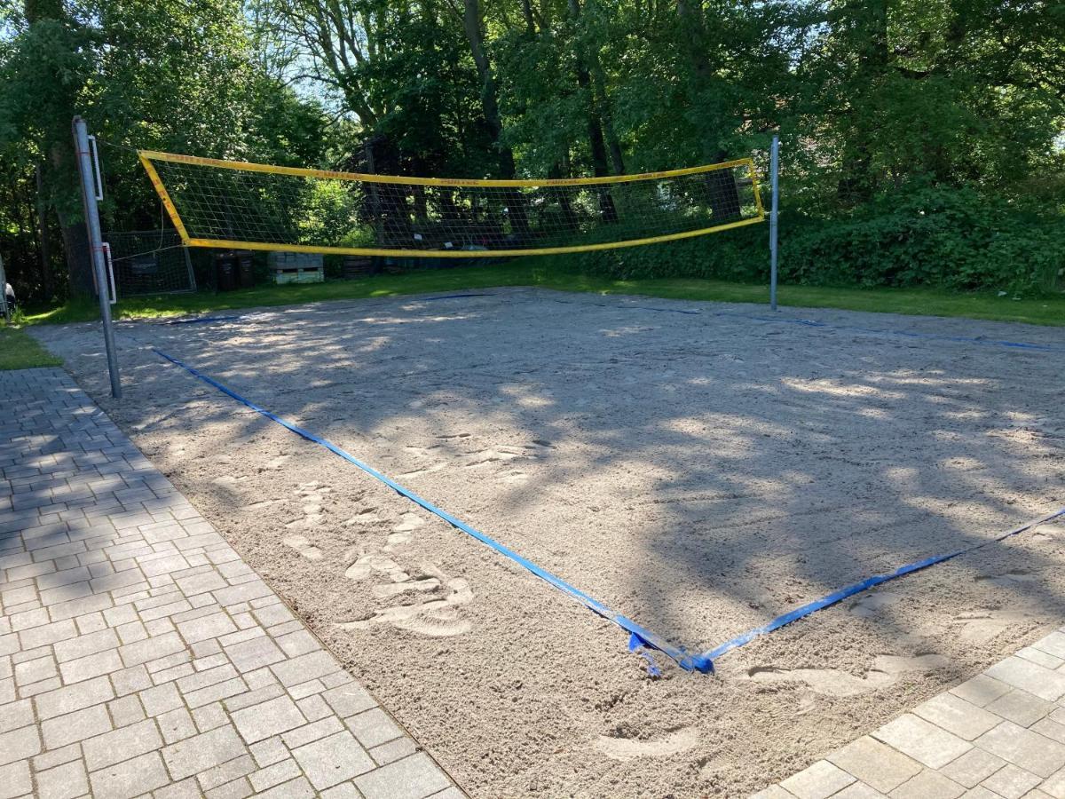 Ferienhaeuser Boddenstrand Wiek auf Rügen Exterior foto
